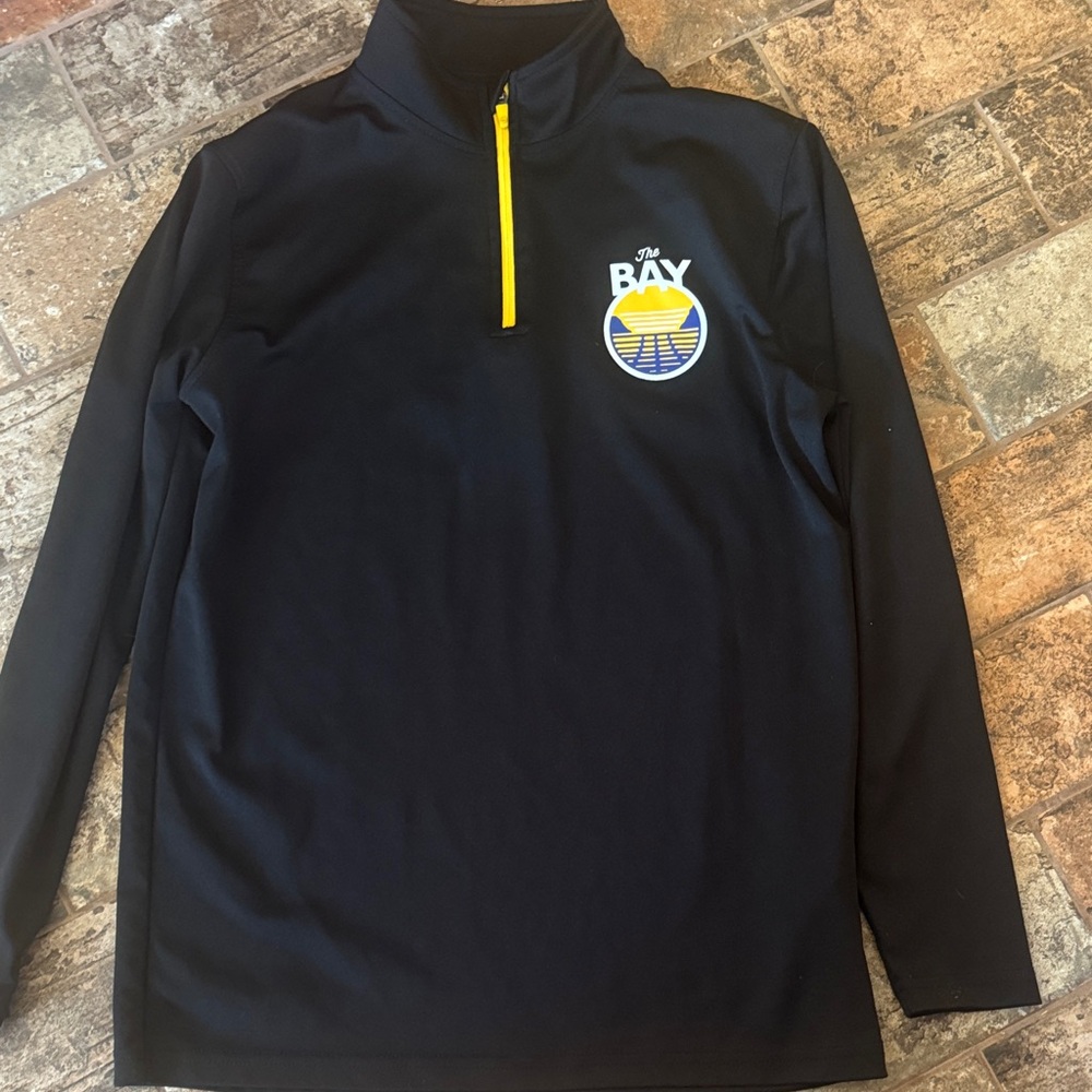 NBA Black and Yellow Bay Logo Pullover